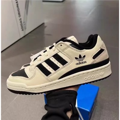 Кроссовки Adida*s