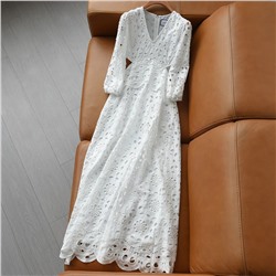 Роскошное белоснежное платье из шитья