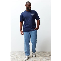Темно-синяя футболка свободного и удобного кроя большого размера из 100 % хлопка с пейзажным принтом TMNSS23TS00133