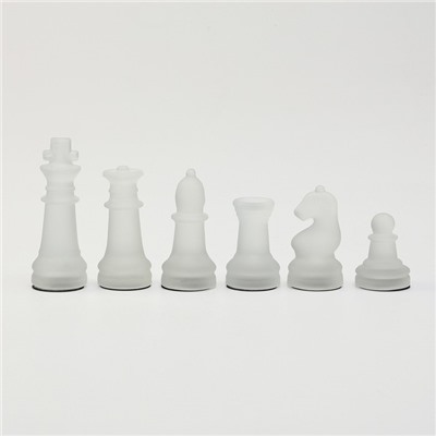 Шахматы стеклянные, король 6 х 2 см, пешка 3 х 2 см, доска 24 х 24 см