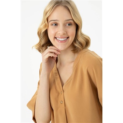 Женская рубашка светло-коричневого цвета с коротким рукавом Неожиданная скидка в корзине