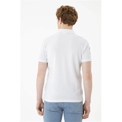 Мужская белая базовая футболка Неожиданная скидка в корзине