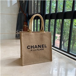 Лимитированный товар  195  Пляжная сумка-тоут Chanel Bund exhibition vip premium gift linen tote bag  используется экологически чистый льняной материал, внутренняя часть выполнена из водонепроницаемого слоя, Материал: Лен Размер: 30.5*19*30.5 см высота ручки 18 см
