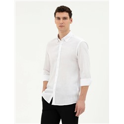 Белая приталенная рубашка с длинным рукавом