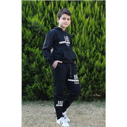 Спортивный костюм для мальчика с капюшоном и карманами-кенгуру 96 с текстовым принтом FYK00293