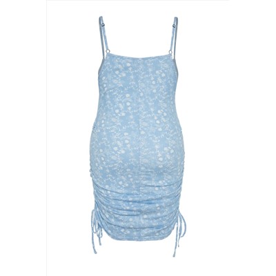Синее трикотажное платье со сборками и вырезом и цветочным узором TBBSS22AH0142