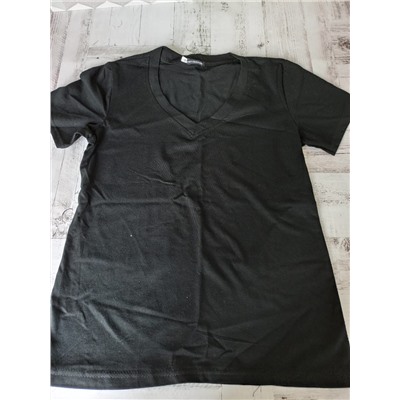 черная классическая футболка (Размер 44)