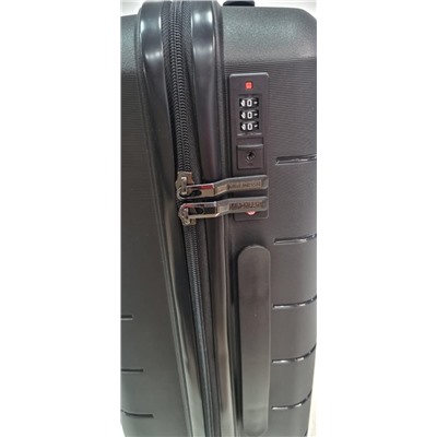 Набор из 3-х чемоданов с расширением 23102 Черный