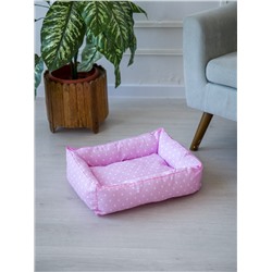 Лежанка для собак и кошек холлофайбер / Сердечки розовые
