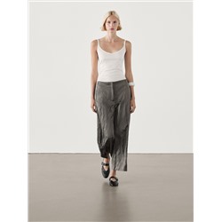 Pantalón wide leg satinado arrugado