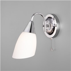 Настенный светильник со стеклянным плафоном
                     Eurosvet  30149/1 хром