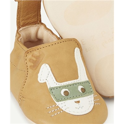 EASY PEASY
CHAUSSONS EN CUIR CAMEL AVEC LAPIN