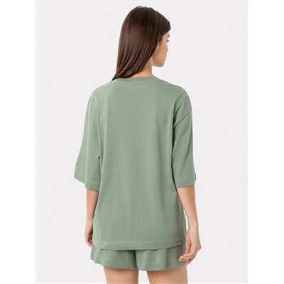 Комплект женский (футболка, шорты) в зеленом оттенке