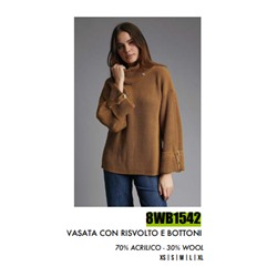 8WB1542 MAGLIA SVASATA CON RISVOLTO E BOTTONI