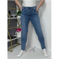 Женские джинсы 👖  ☑️ Зауженные к низу  ☑️ Качество отличное 😘 ☑️ Большие размеры  ☑️ Хлопок с добавлением стрейча  ☑️ Посадка высокая , рост модели 170