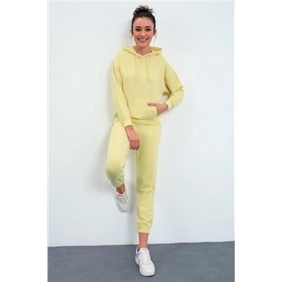 TOMMYLIFE Женский спортивный костюм большого размера с карманами-кенгуру и эластичными штанинами лимонного цвета — 95288