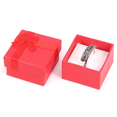 BOX005-2 Коробка для кольца квадратная 4х4х2,5см, цвет красный