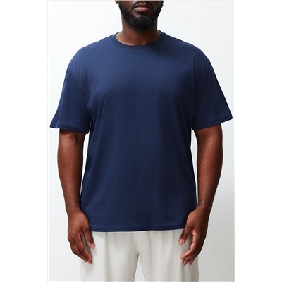 Темно-синяя футболка свободного и удобного кроя большого размера из 100% хлопка с текстом на спине TMNSS24BF00038